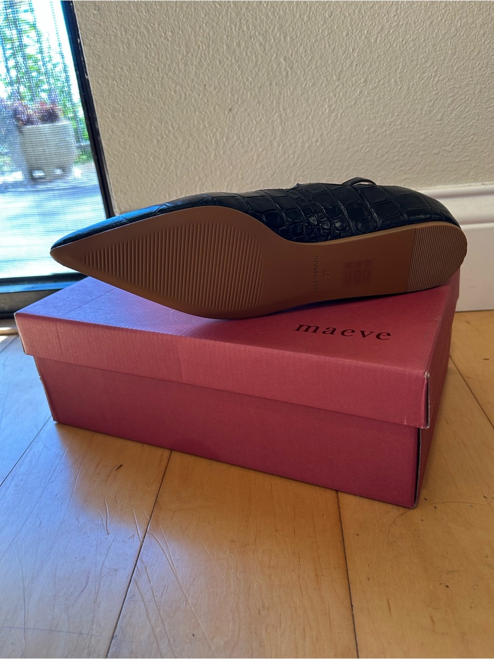 Anthropologie Black Croc-Embossed Pointed T-Strap Flats - Picture 5 of 6